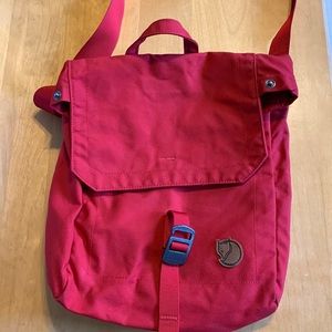 Fjallraven Foldsack No. 3 crossbody--red